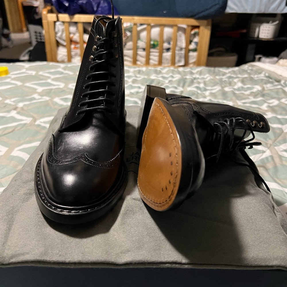 Brand new never worn fit. Little tight on the arch on me.